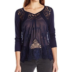 Taylor and Sage Embroidered Scallop Long Sleeve Size M